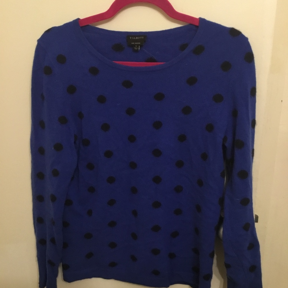 Tall boots cashmere sweater size small.